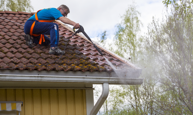 Cleaning Gutters with a Pressure Washer