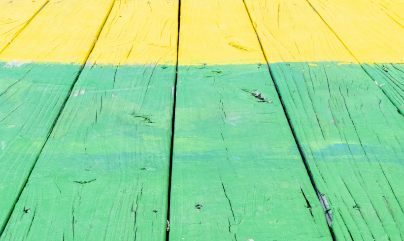 How to Strip Paint off a Wood Deck